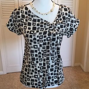 🖤 adorable black and white blouse by Michael Kors